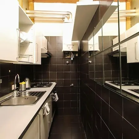 Lovely 2 Bedroom Apartment-6 Pax By Yourhost * Roma